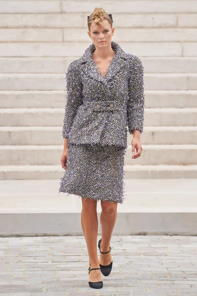 Look 5